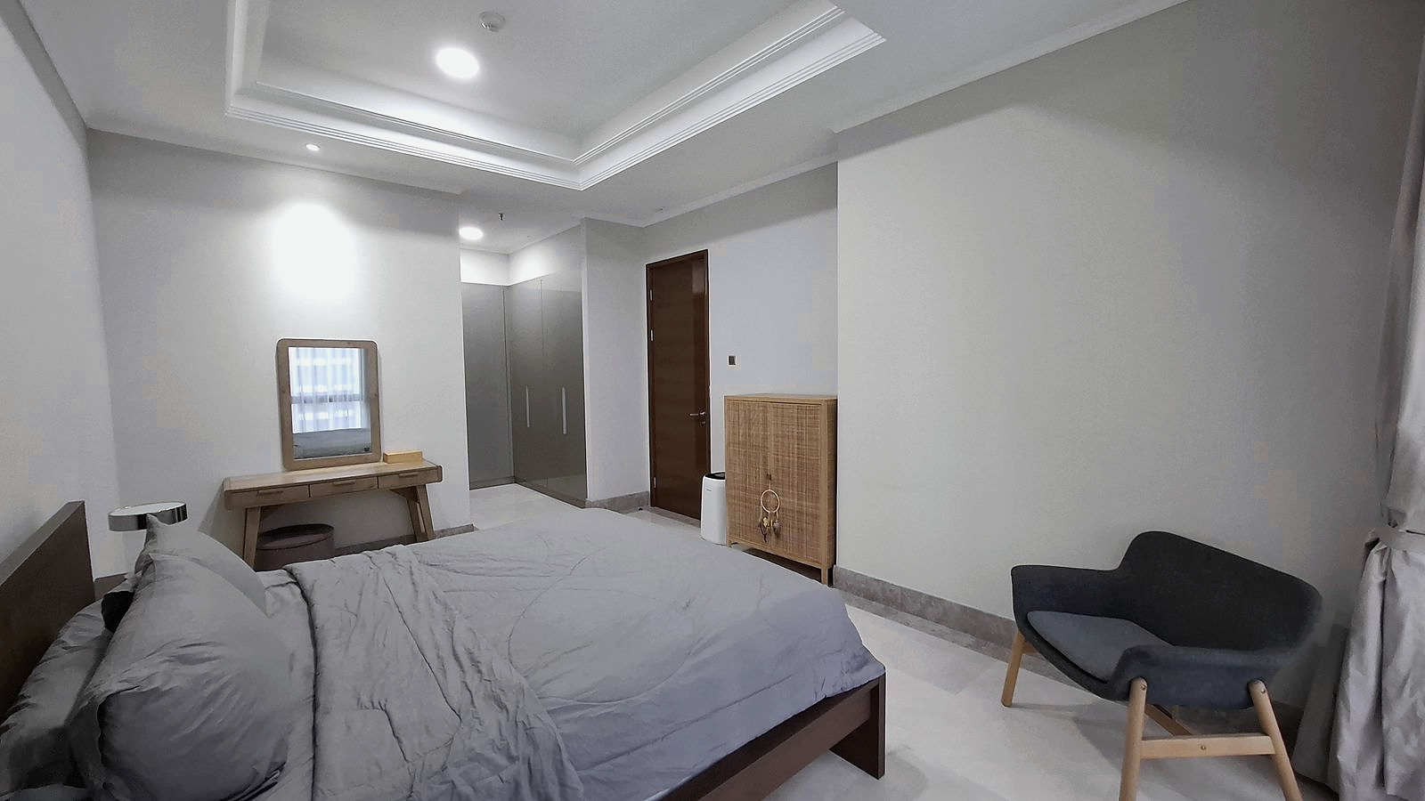 For Rent 2BR Apartment District 8 South Jakarta Senopati DSTC046