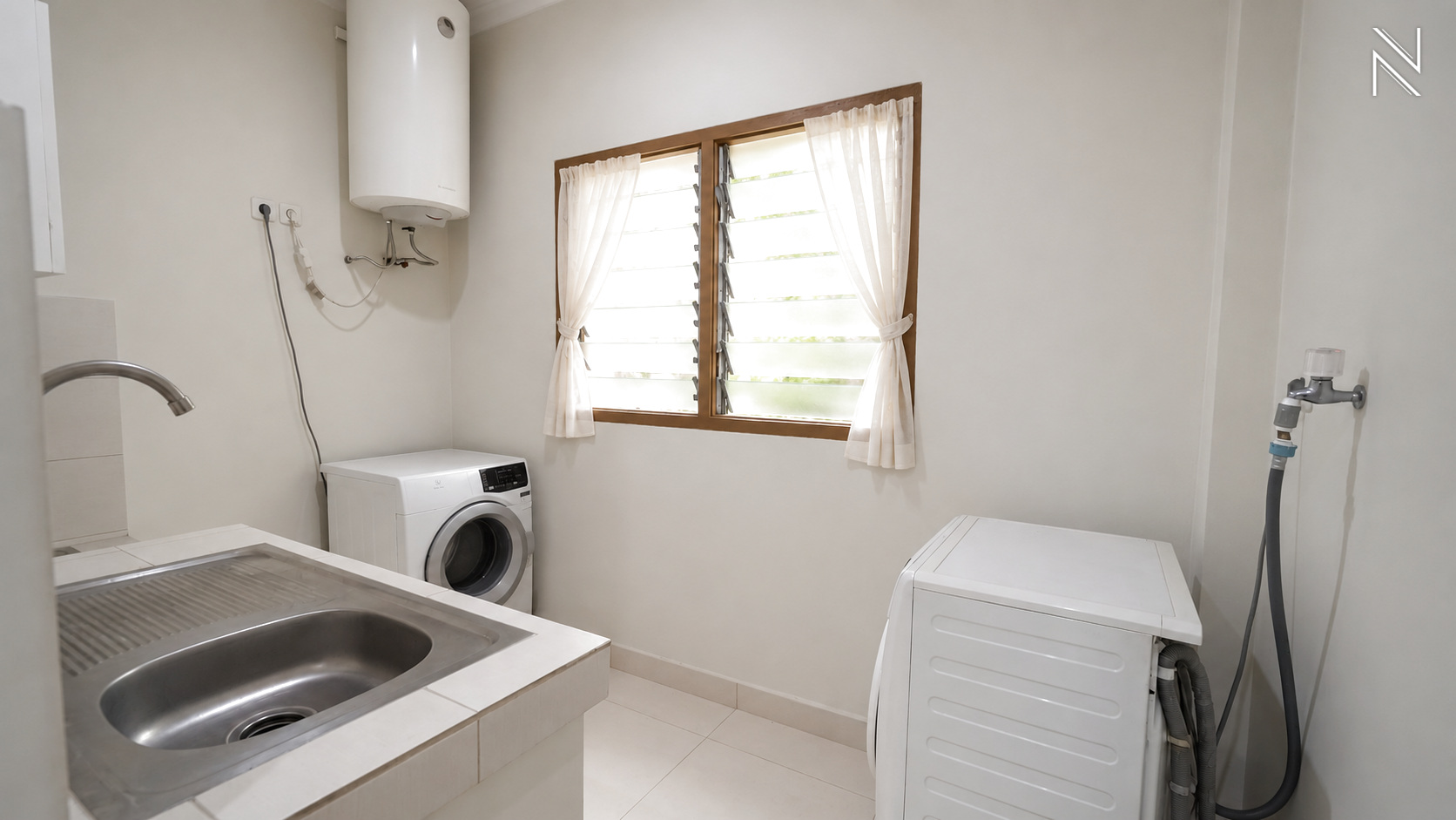 Executive Paradise – EP019 – Service Area For Rent 3BR Apartment Executive Paradise Complex South Jakarta Cilandak EP019