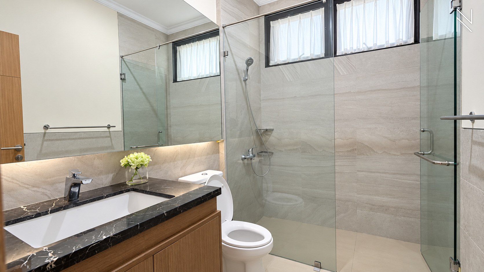 Executive Paradise – EP019 – bathroom (2) For Rent 3BR Apartment Executive Paradise Complex South Jakarta Cilandak EP019