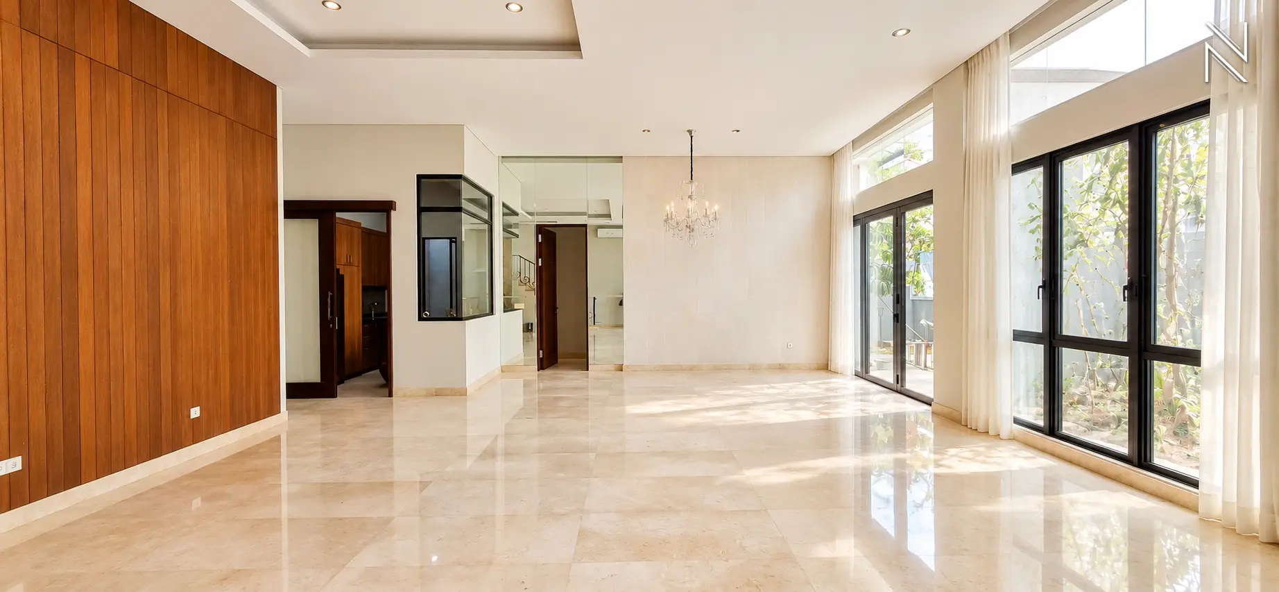 Gaharu no.6 – Ruang Keluarga 01 For Rent 5BR House South Jakarta Cilandak CLD029