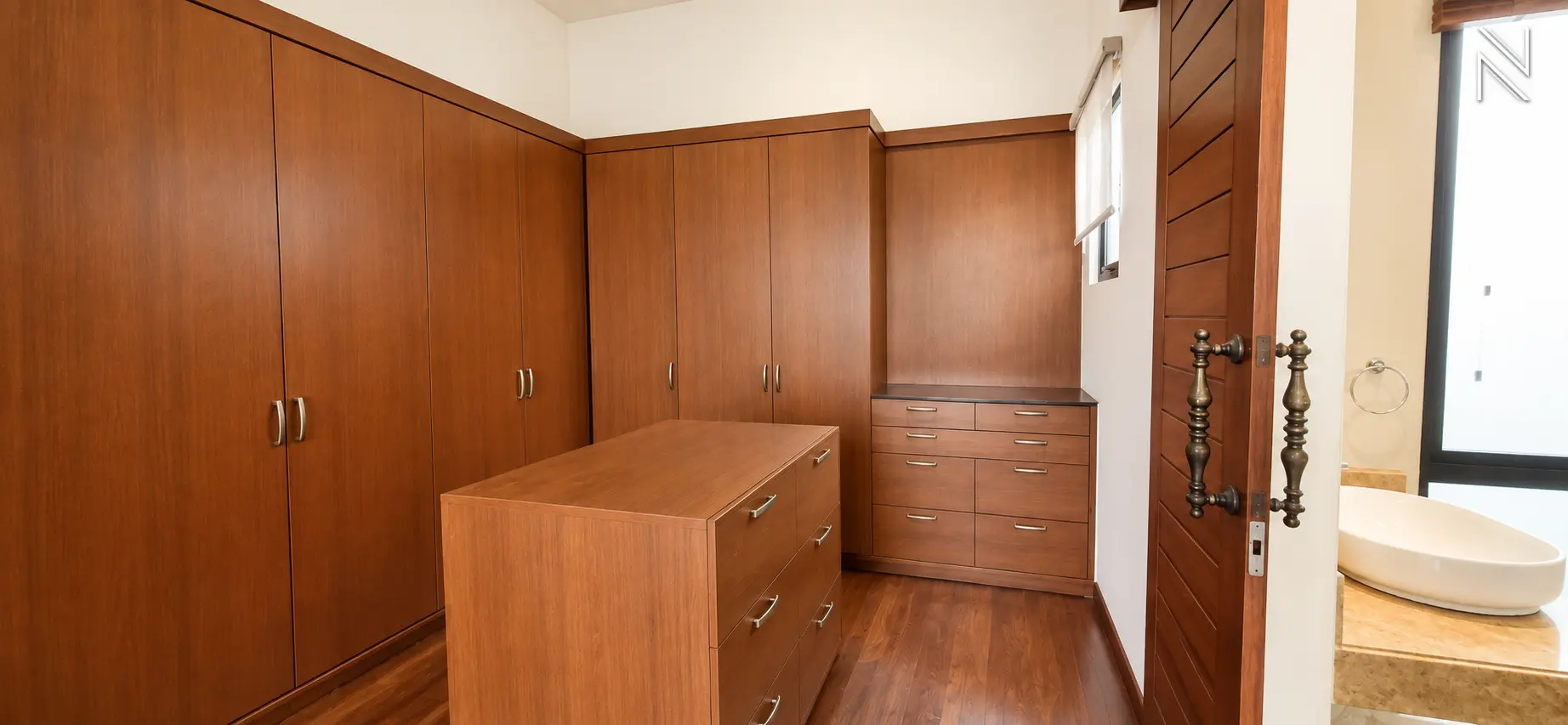 Gaharu no.6 – Walk-in Closet For Rent 5BR House South Jakarta Cilandak CLD029