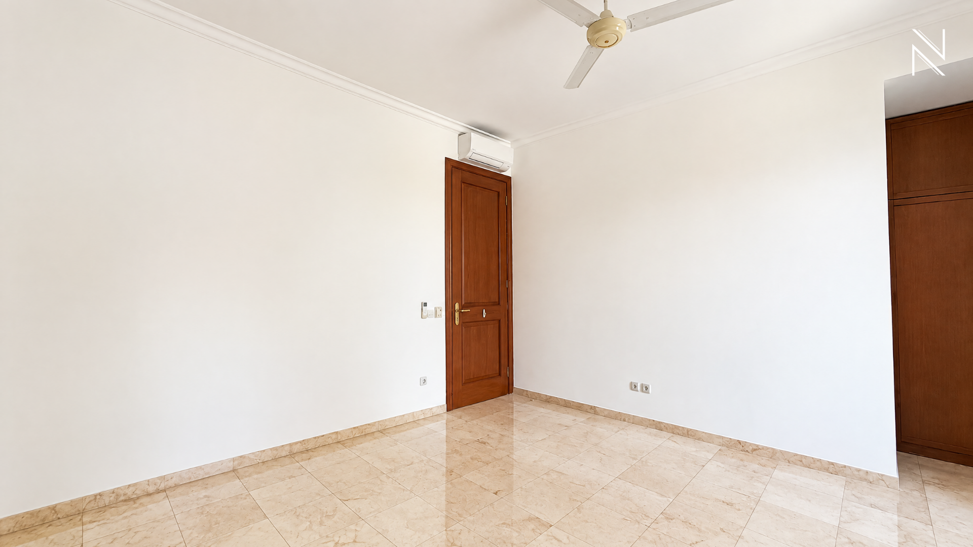 For Rent 5BR House South Jakarta Kebayoran Baru KBBR304