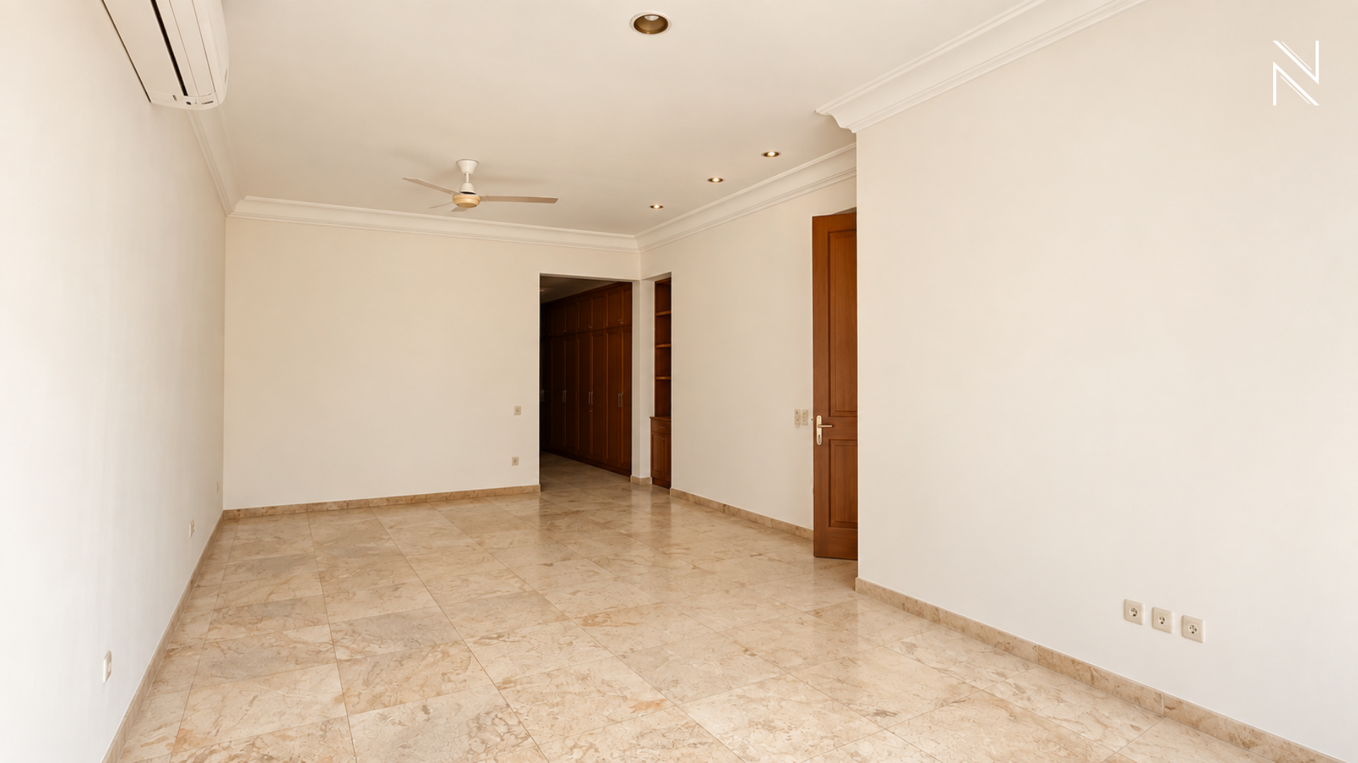 For Rent 5BR House South Jakarta Kebayoran Baru KBBR304