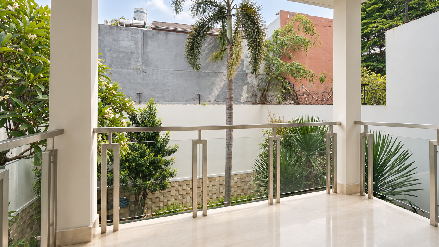 Jl. H. Soleh No. 1B-5BR-BALCONY For Buy 4BR House South Jakarta Kemang KMGTS090