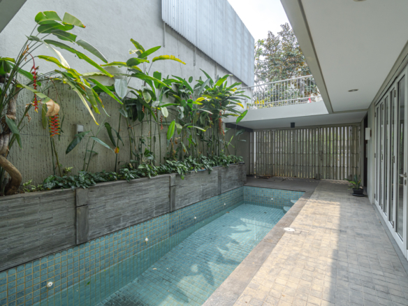 For Rent 5BR House South Jakarta Kebayoran Baru KBBR054