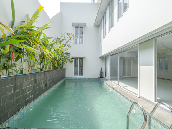 For Rent 4BR House South Jakarta Kebayoran Baru KBBR189