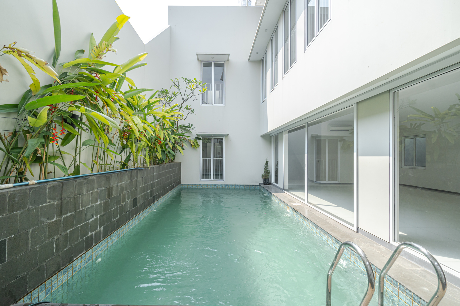 For Rent 4BR House South Jakarta Kebayoran Baru KBBR189