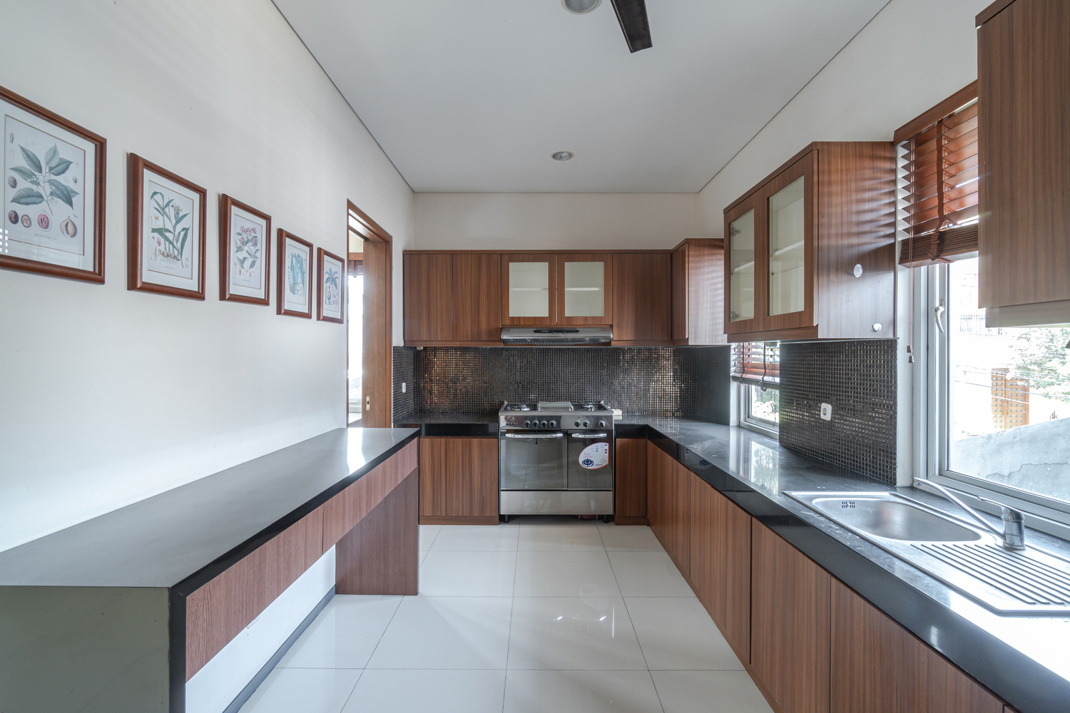 For Rent 4BR House South Jakarta Kebayoran Baru KBBR212