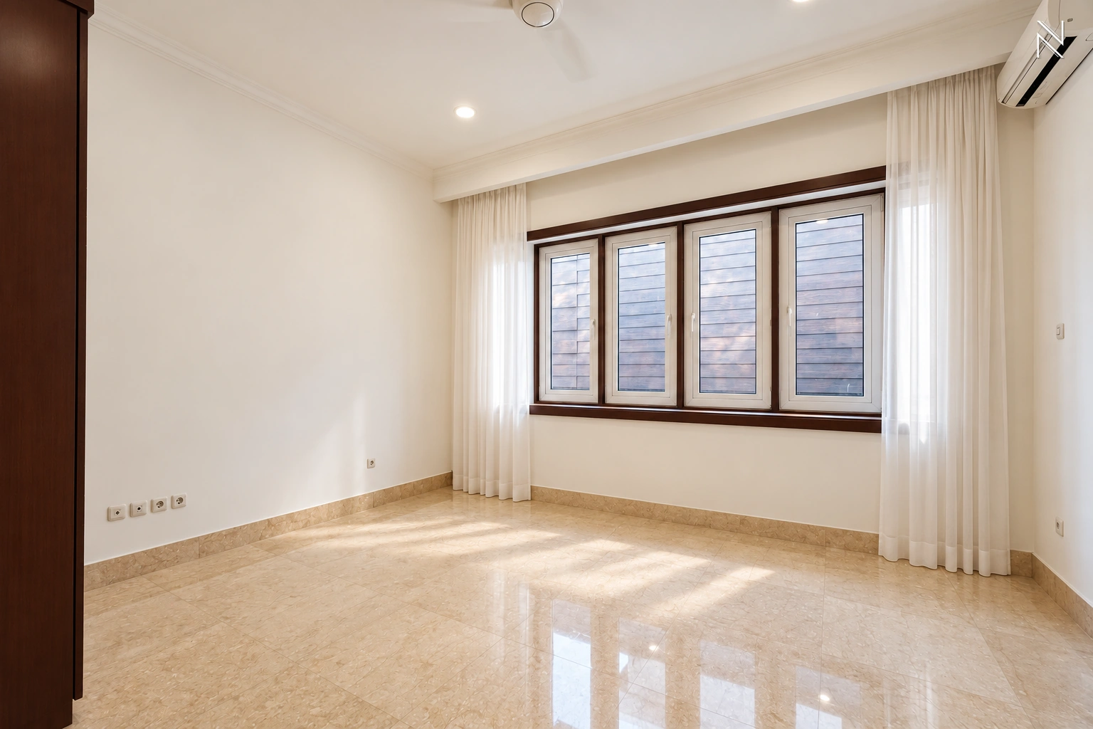 ASTORIA A5 – CLD253 – Empty Bedroom Window Angle View – Photo 26 For Rent 5BR House South Jakarta Cilandak CLD253