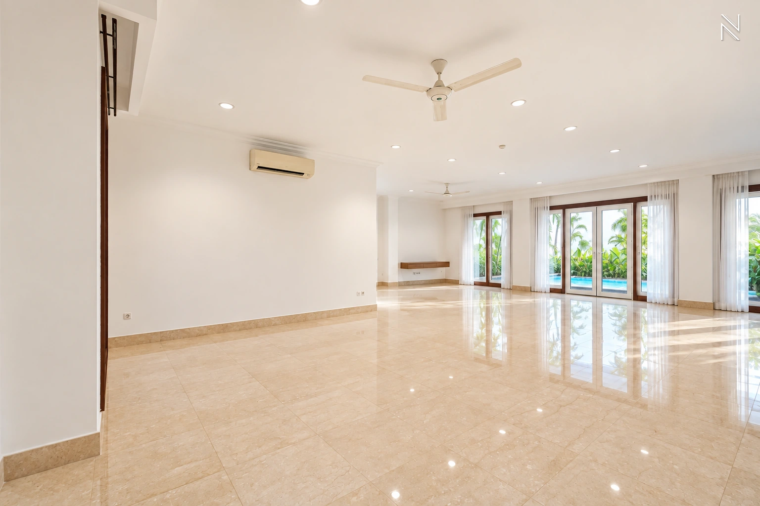 ASTORIA A5 – CLD253 – Living and Dining Room Reverse Wide View – Photo 06 For Rent 5BR House South Jakarta Cilandak CLD253