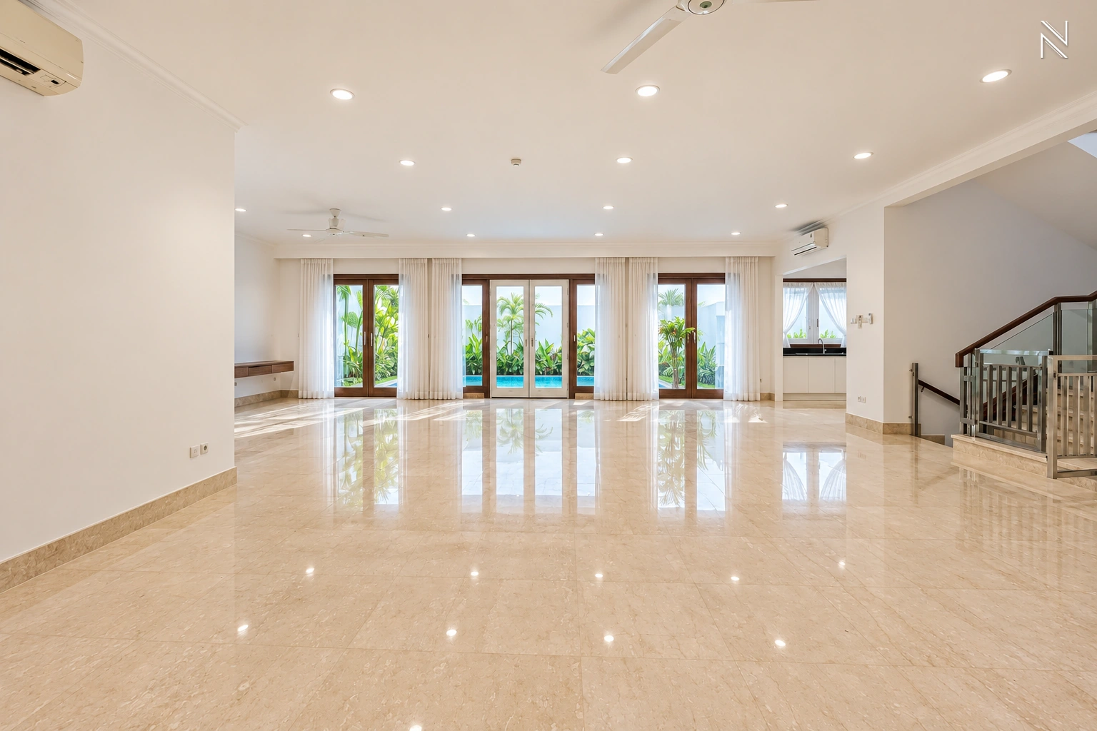ASTORIA A5 – CLD253 – Living and Dining Room Wide View – Photo 05 For Rent 5BR House South Jakarta Cilandak CLD253