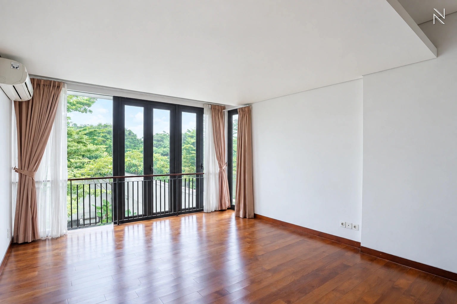BDN 1 No. 12 Kav C – CLD120 – Bedroom Corner Window View – Photo 37 For Rent 4BR House South Jakarta Cilandak CLD120