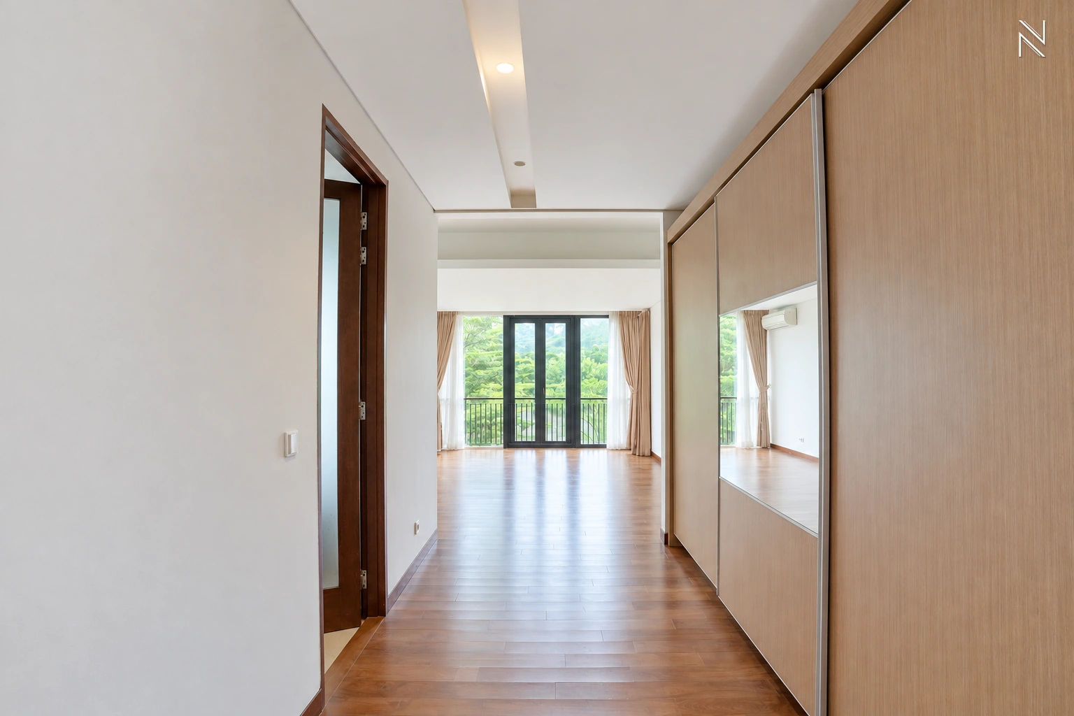 BDN 1 No. 12 Kav C – CLD120 – Bedroom Wardrobe Passage View – Photo 36 For Rent 4BR House South Jakarta Cilandak CLD120