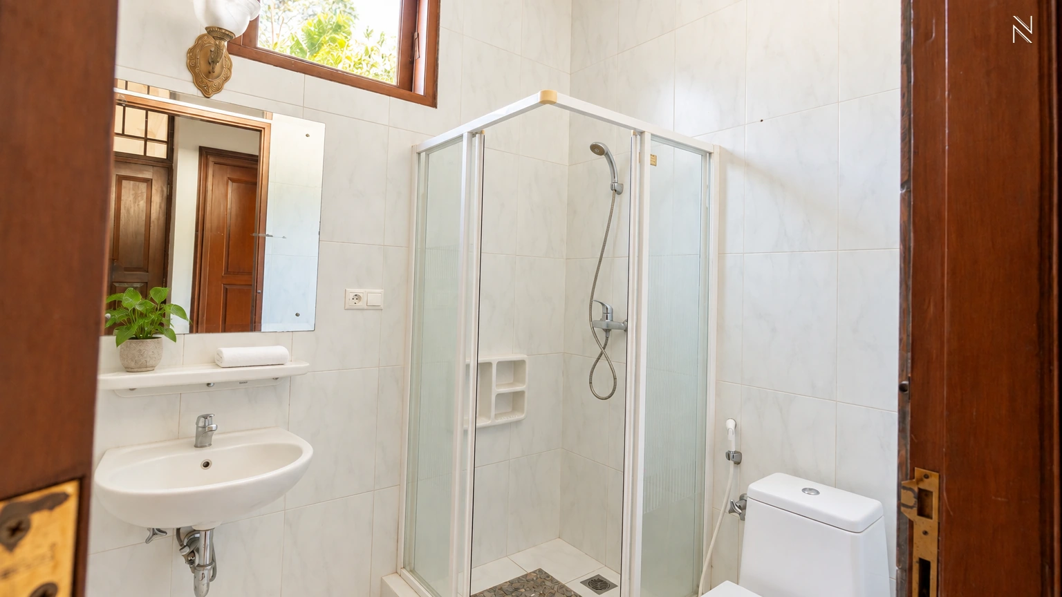 For Rent 5BR House South Jakarta Kemang KMGT163