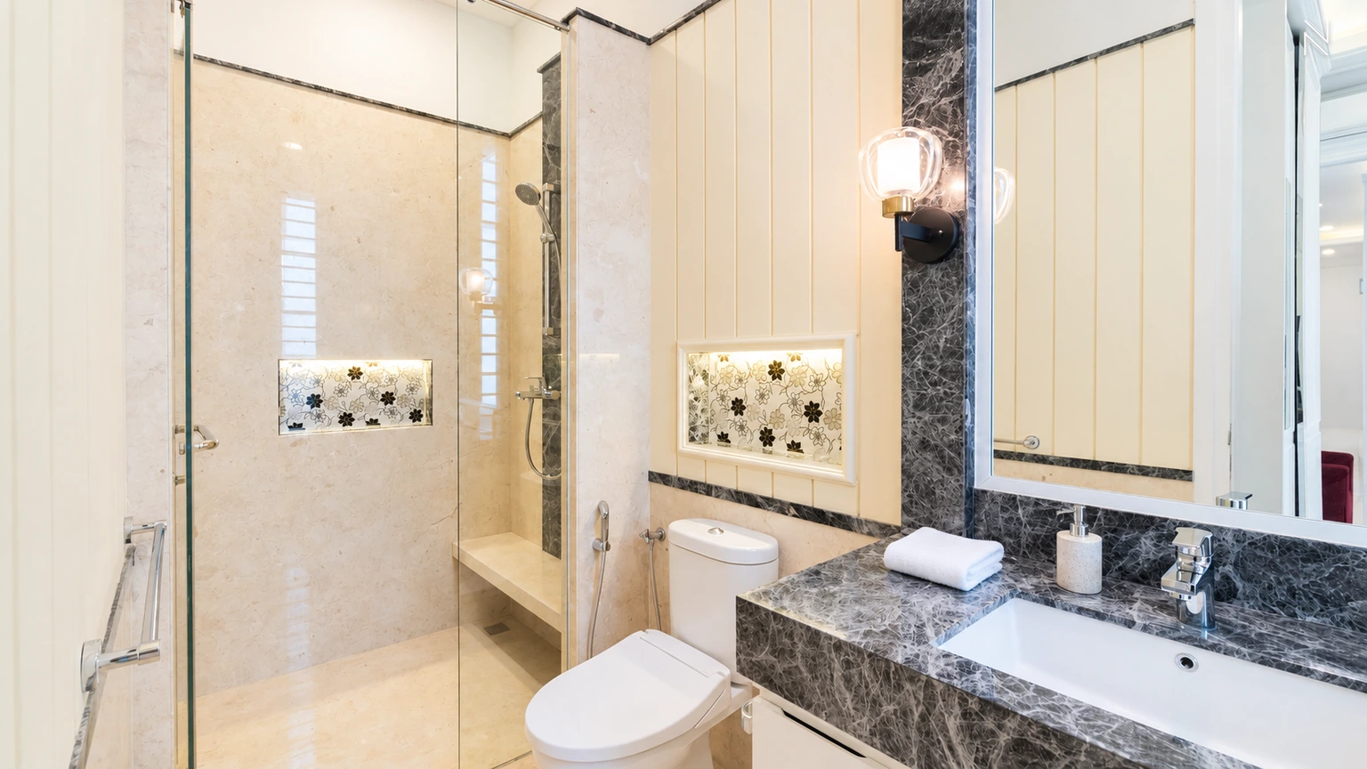 Kemang Selatan 11 No. 6A – Bathroom 7 For Buy 6BR House South Jakarta Kemang KMGS317