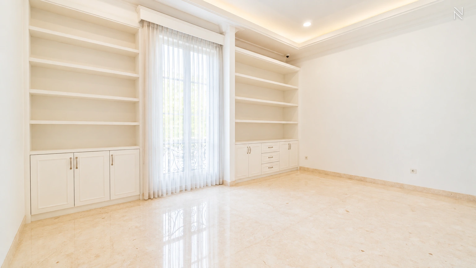Kemang Selatan 11 No. 6A – Bedroom 1 For Buy 6BR House South Jakarta Kemang KMGS317