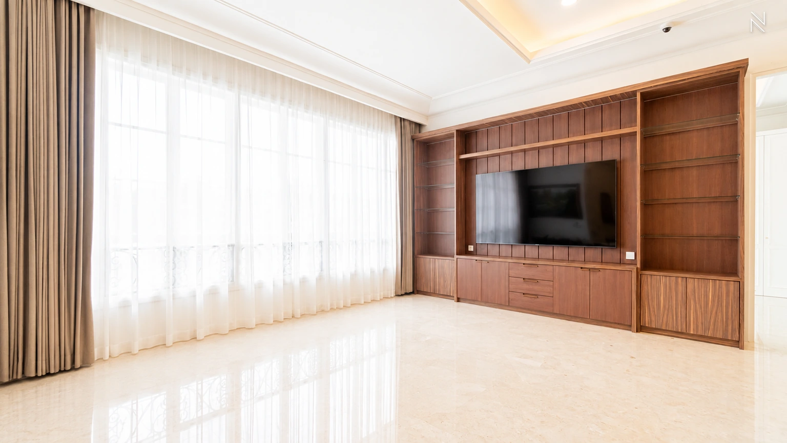 Kemang Selatan 11 No. 6A – Family Area – Second Floor For Buy 6BR House South Jakarta Kemang KMGS317