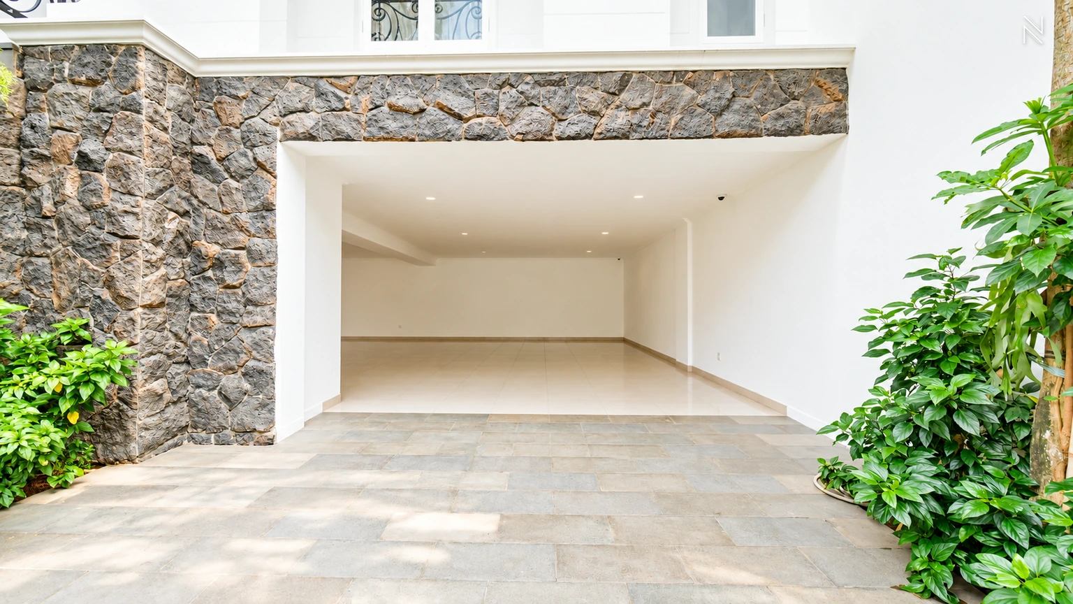 Kemang Selatan 11 No. 6A – Garage Wide 2 For Buy 6BR House South Jakarta Kemang KMGS317