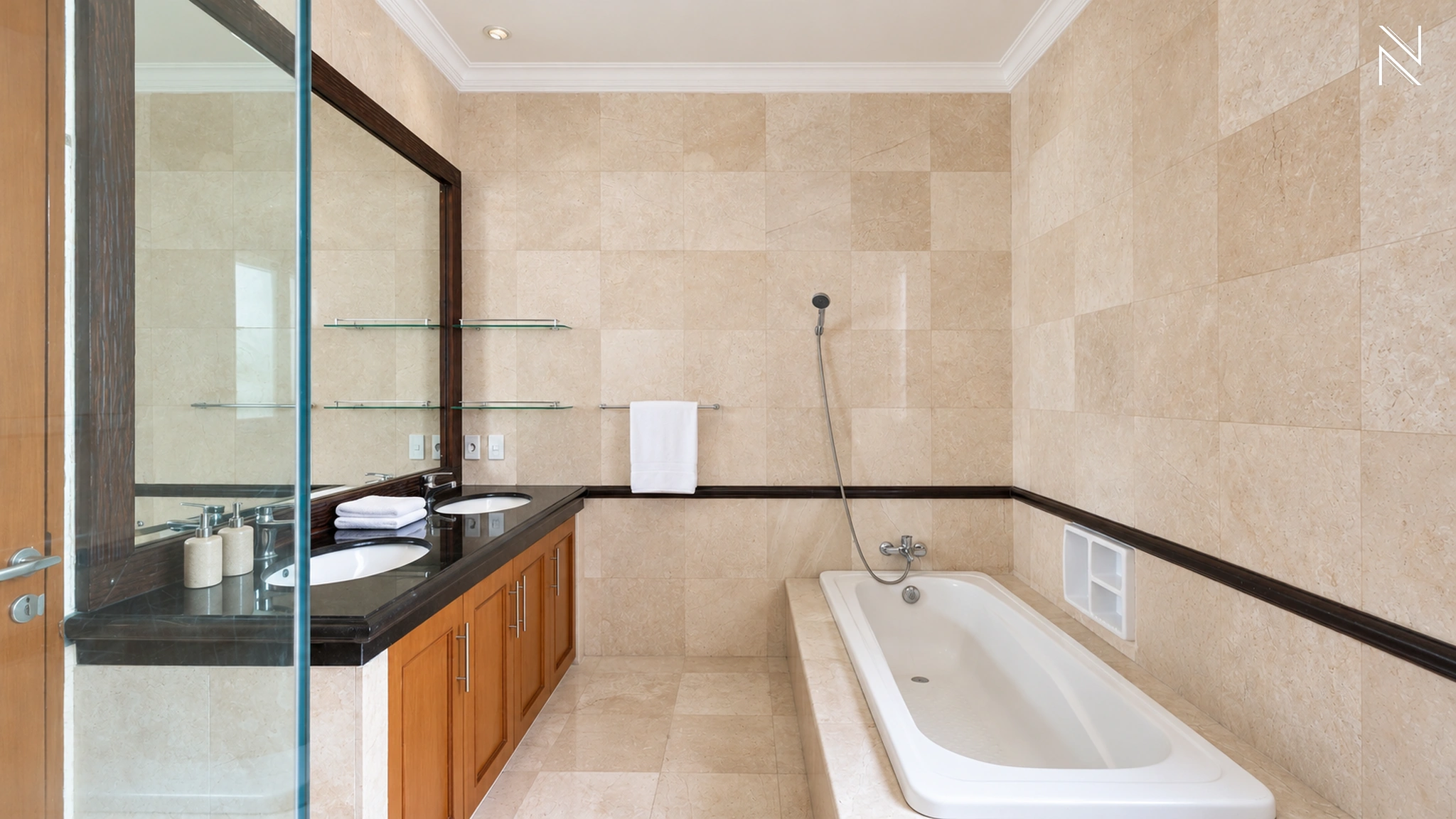 Kemang Selatan 1C No. 7 – Bathroom 2 For Rent 5BR House South Jakarta Kemang KMGS062