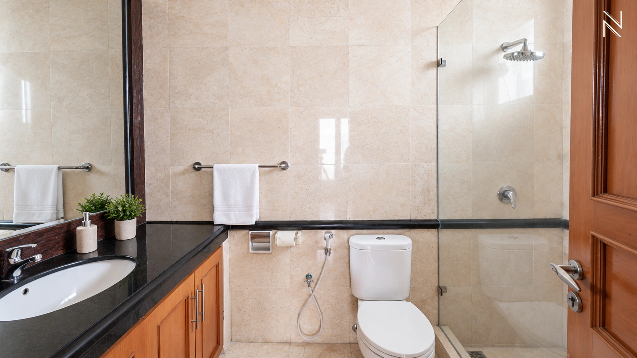 Kemang Selatan 1C No. 7 – Bathroom 5 For Rent 5BR House South Jakarta Kemang KMGS062