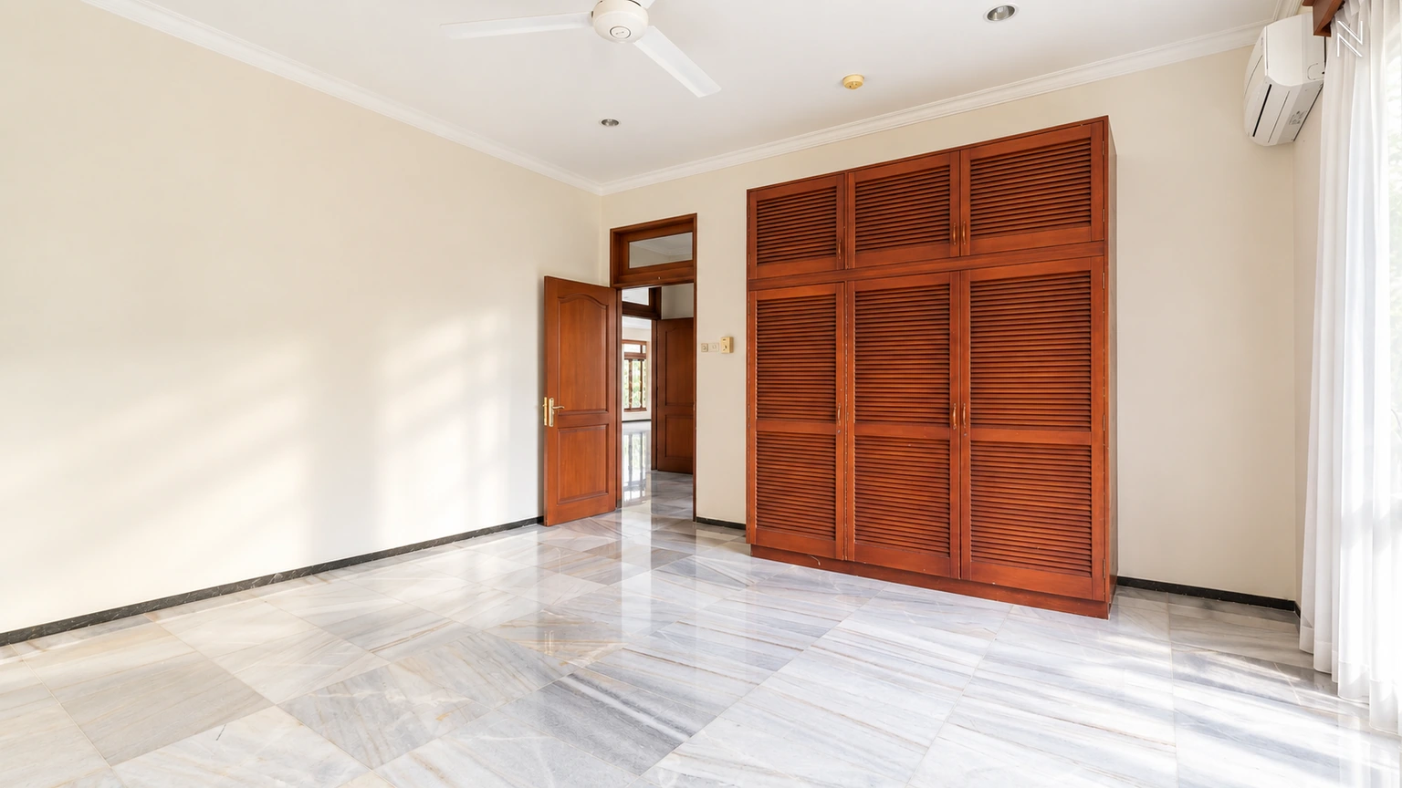For Rent 5BR House South Jakarta Kemang KMGS129
