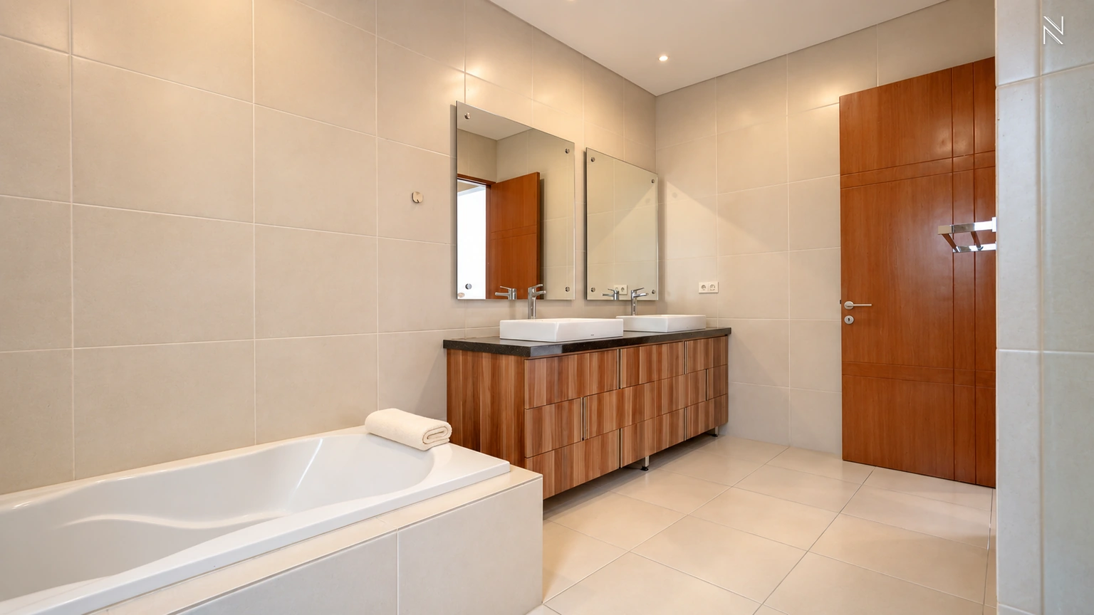 Kemang Selatan XI No 105 Kav B – Bathroom 1 – Angle 3 For Rent 4BR House South Jakarta Kemang KMGS143