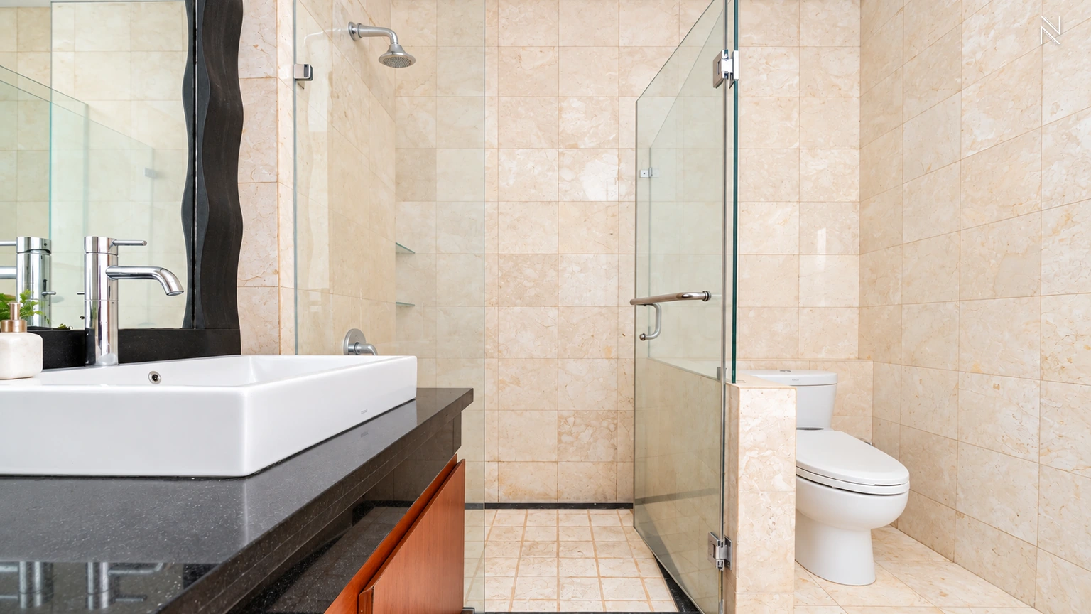 Kemang Selatan XI No 105 Kav H – Bathroom – Shower and WC View For Rent 5BR House South Jakarta Kemang KMGS135