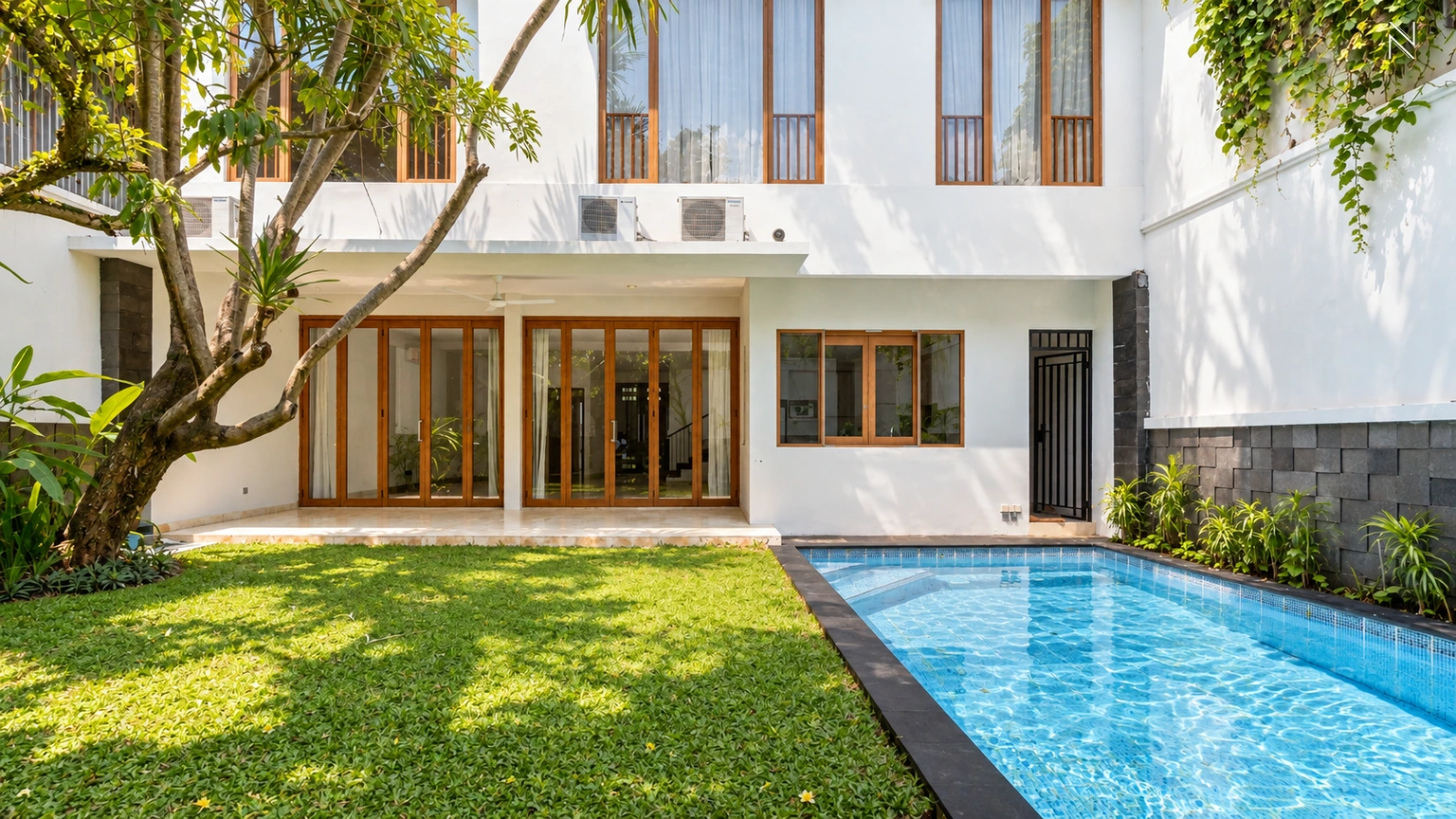 Kemang Selatan XI No 105 Kav H – Garden and Swimming Pool – House View For Rent 5BR House South Jakarta Kemang KMGS135