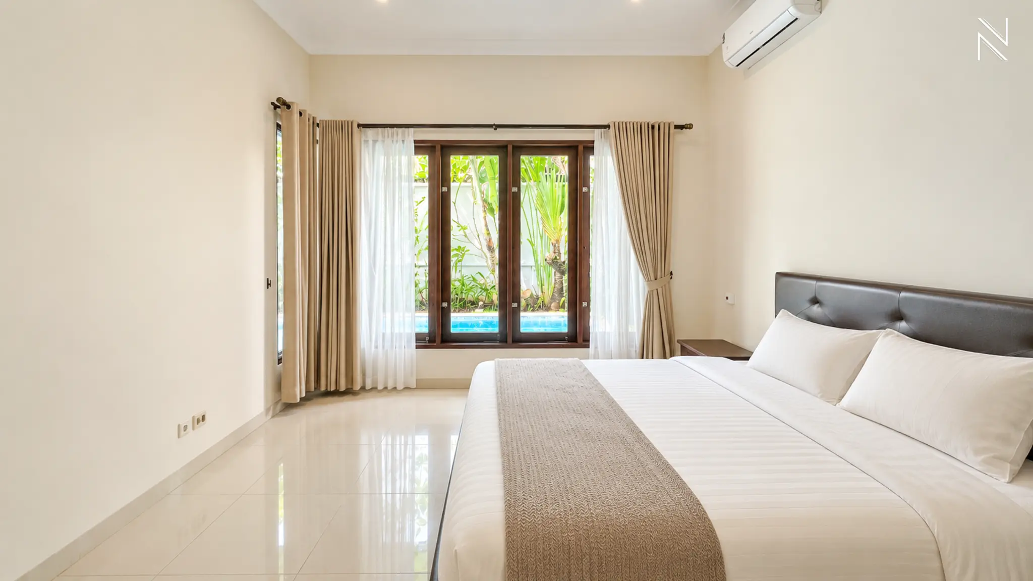 For Rent 4BR House South Jakarta Kemang KMGT142