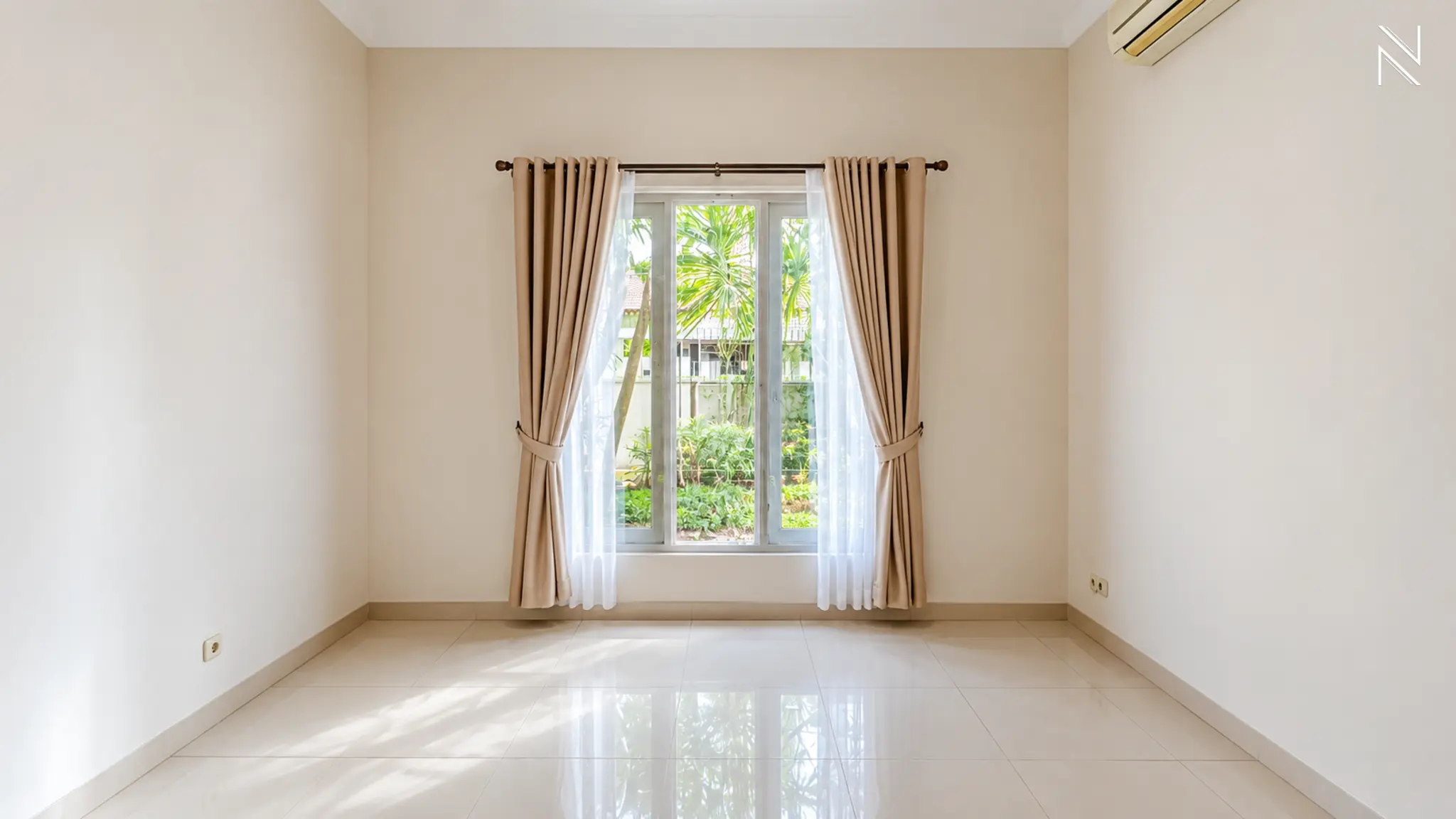 For Rent 4BR House South Jakarta Kemang KMGT142