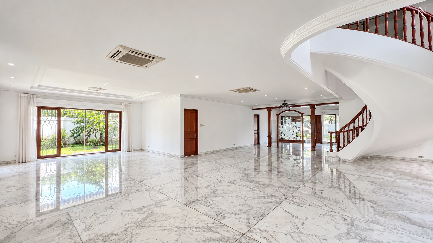 Kemang Timur Dalam N4 – Foyer dan Tangga – Sudut 02 For Buy 7BR House South Jakarta Kemang KMGT026