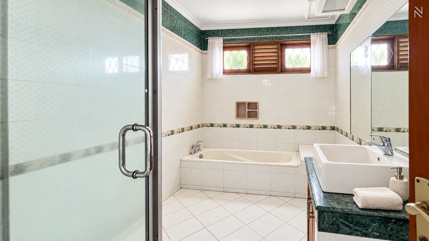 Kemang Timur Dalam N4 – Kamar Mandi 01 For Buy 7BR House South Jakarta Kemang KMGT026