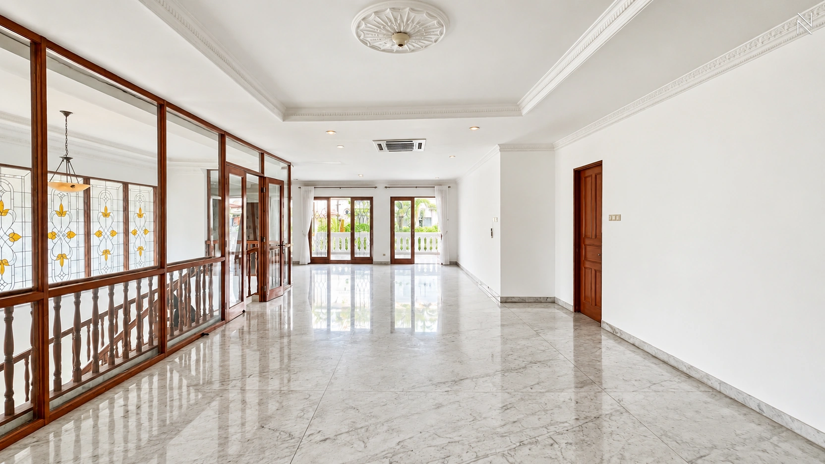 Kemang Timur Dalam N4 – Ruang Keluarga Lantai 2 – Sudut 01 For Buy 7BR House South Jakarta Kemang KMGT026