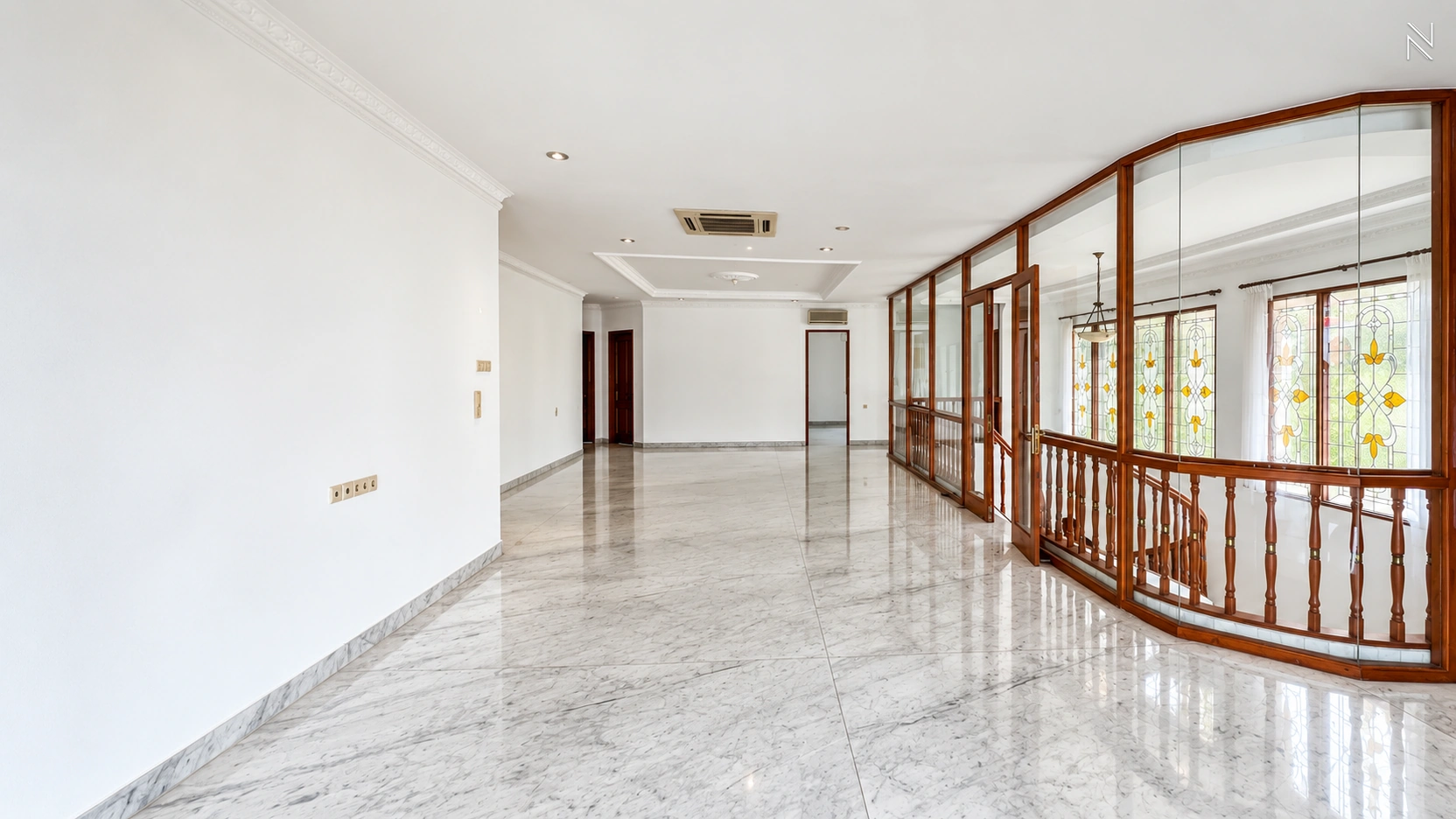 Kemang Timur Dalam N4 – Ruang Keluarga Lantai 2 – Sudut 02 For Buy 7BR House South Jakarta Kemang KMGT026