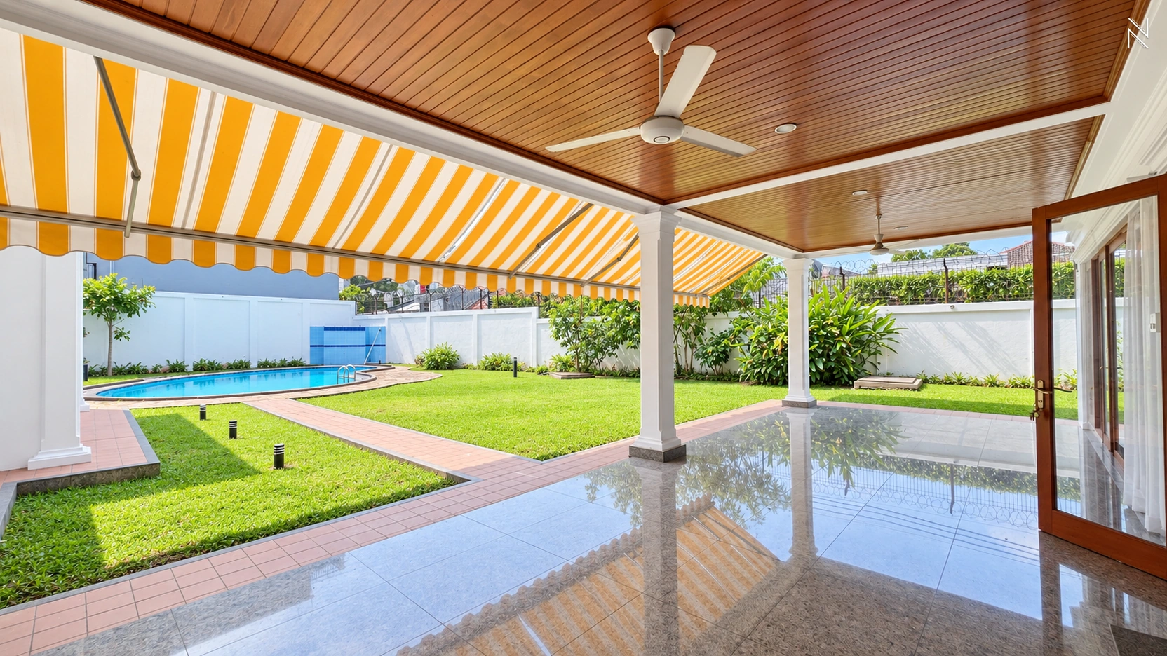 Kemang Timur Dalam N4 – Teras Belakang For Buy 7BR House South Jakarta Kemang KMGT026
