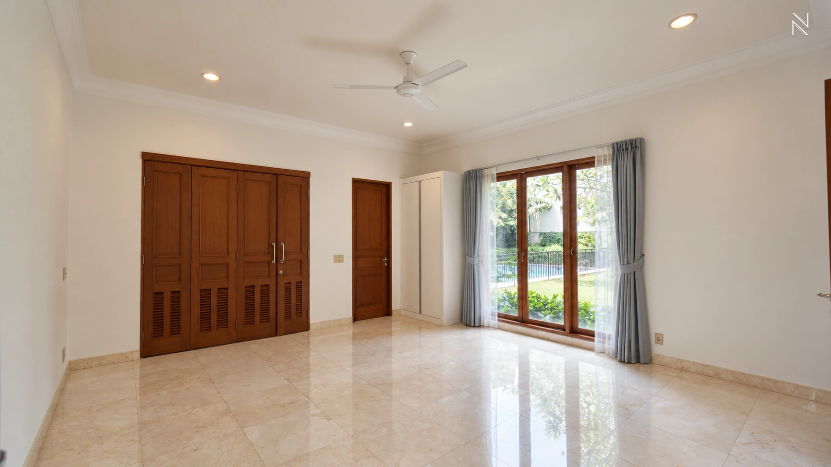 Mushola 150B Kav A – KMGS083 – Bedroom Wardrobe and Garden View – Photo 09367 For Rent 4BR House South Jakarta Kemang KMGS083