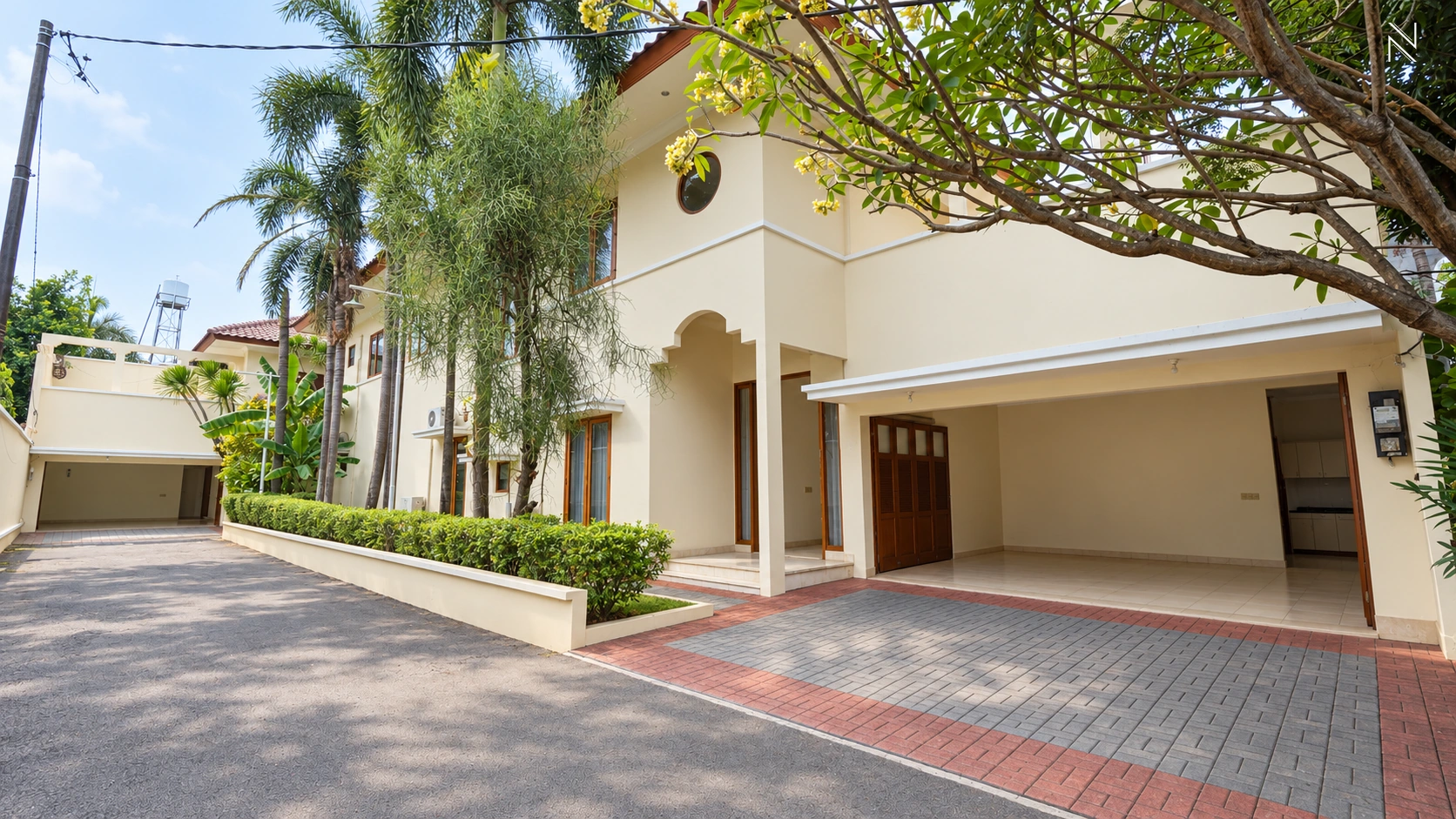 Mushola 150B Kav A – KMGS083 – Exterior Entrance View – Photo 09411 For Rent 4BR House South Jakarta Kemang KMGS083